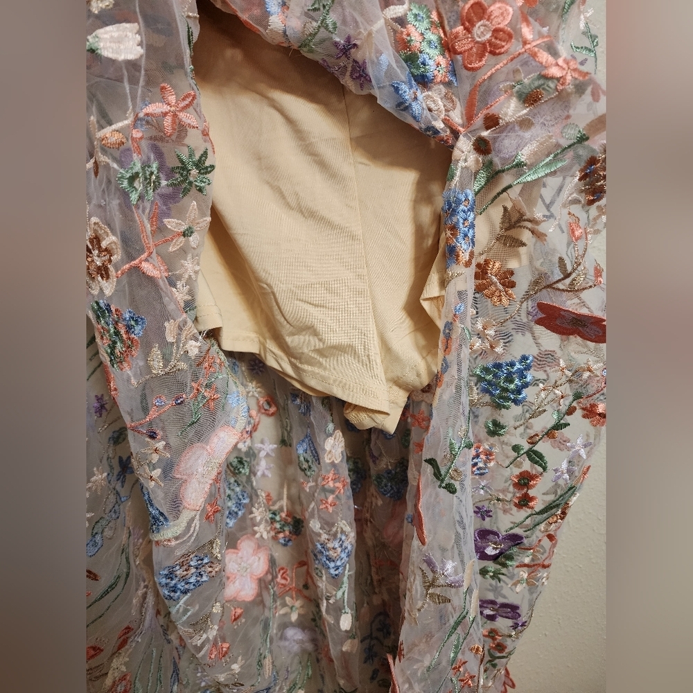 Lulus Mahryn Beige 3D Floral Embroidered Midi Bodysuit Dress XL Wedding Party - Picture 12 of 12